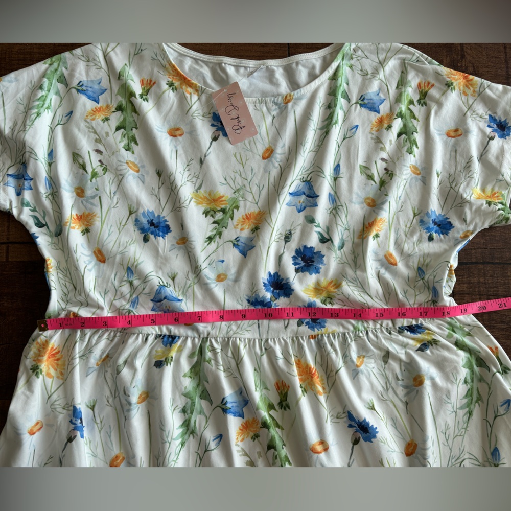 NWT | White and Floral Dress | XL - Picture 7 of 9
